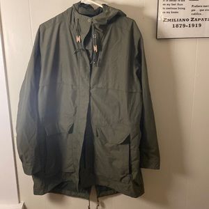 XL REI olive green fishtail raincoat